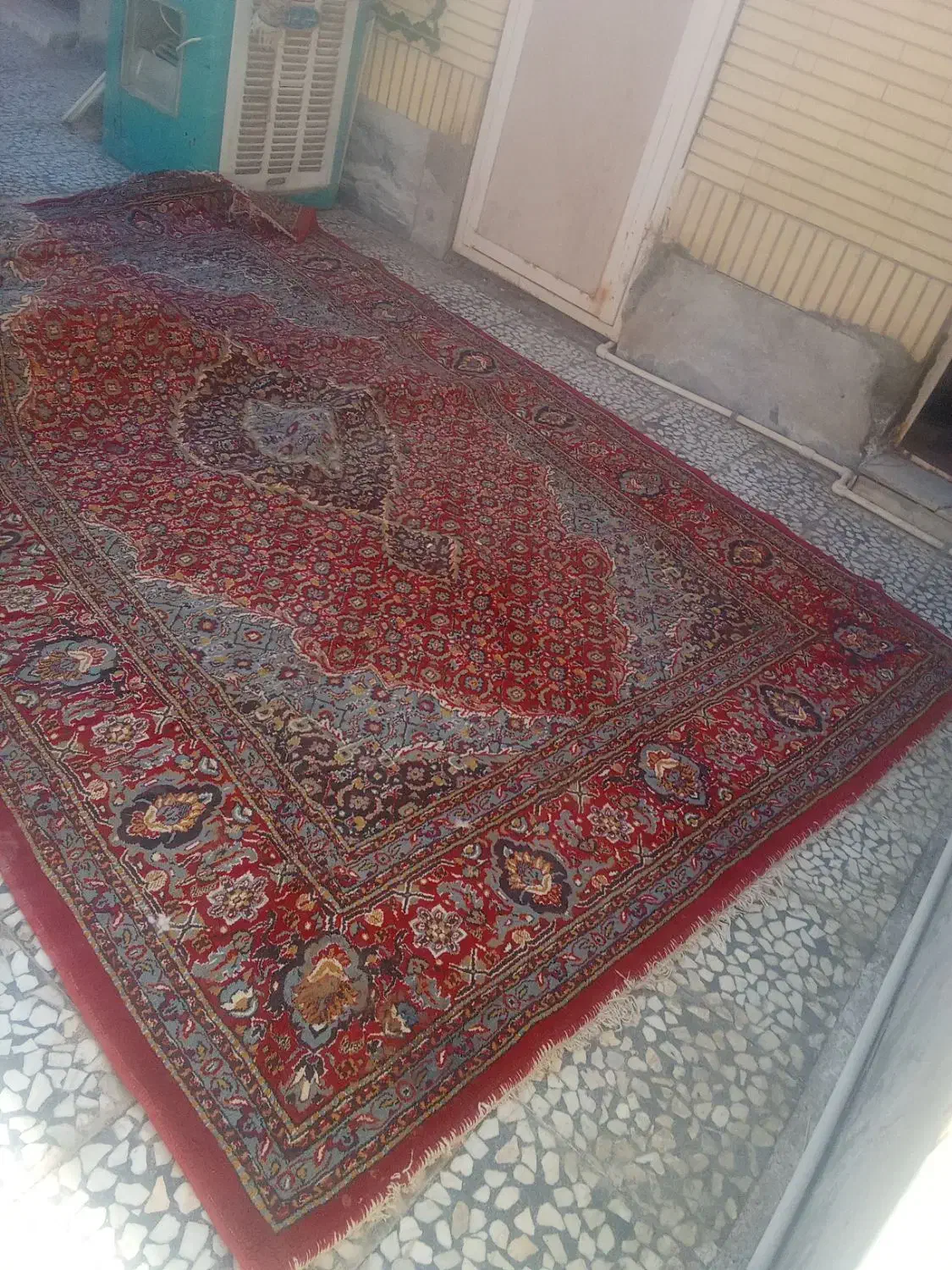 دو عدد فرش شیش متری برای خیاطی مغازه یا انباری|فرش|زابل, |دیوار