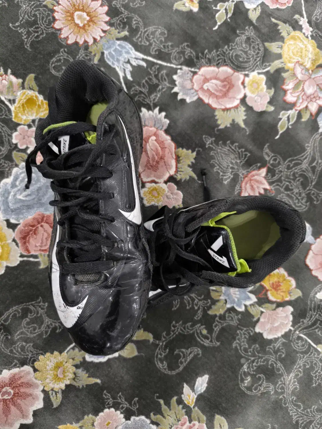 کفش چمن اورجینال سایز ۳۶.۵ و ۳۳|کیف، کفش، کمربند|مشهد, شهید رضوی|دیوار