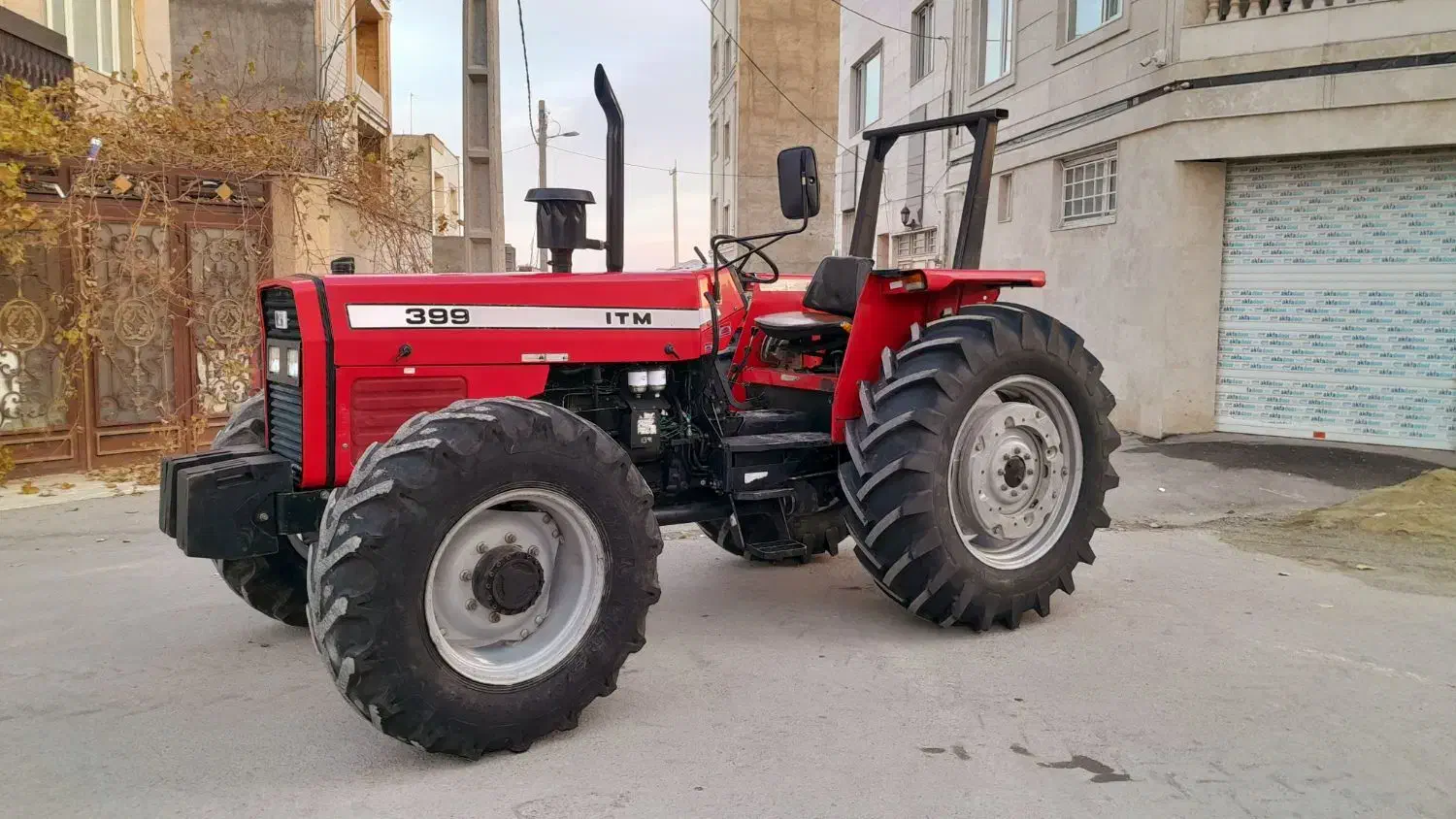 تراکتور ۳۹۹جفت درحد صفر مدل ۹۵ پمپ کوچک دلفی|خودرو سنگین|قروه, |دیوار