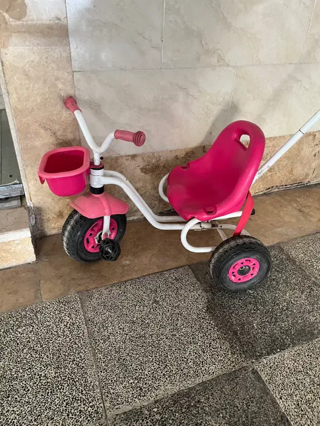 دوچرخه دخترانه|دوچرخه، اسکیت، اسکوتر|ری, شهادت|دیوار