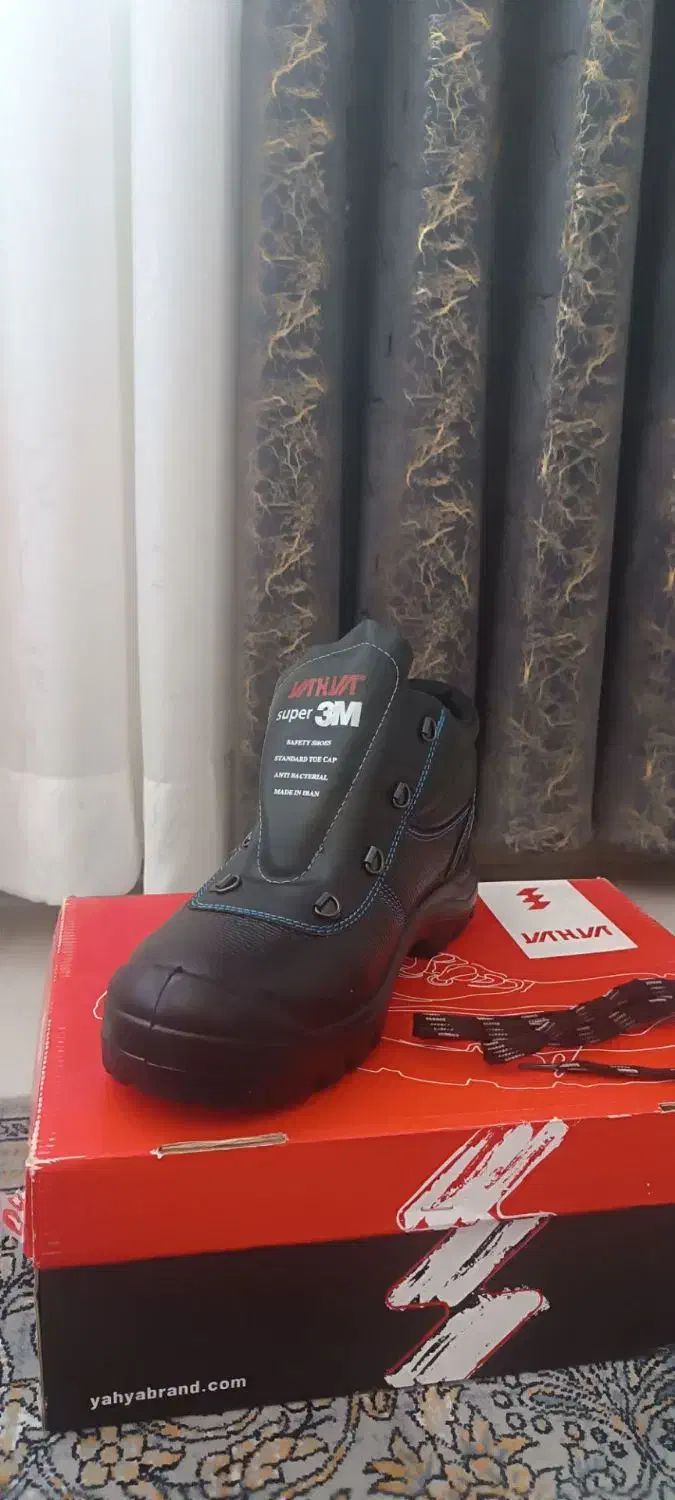 کفش کار|کیف، کفش، کمربند|صفادشت, |دیوار