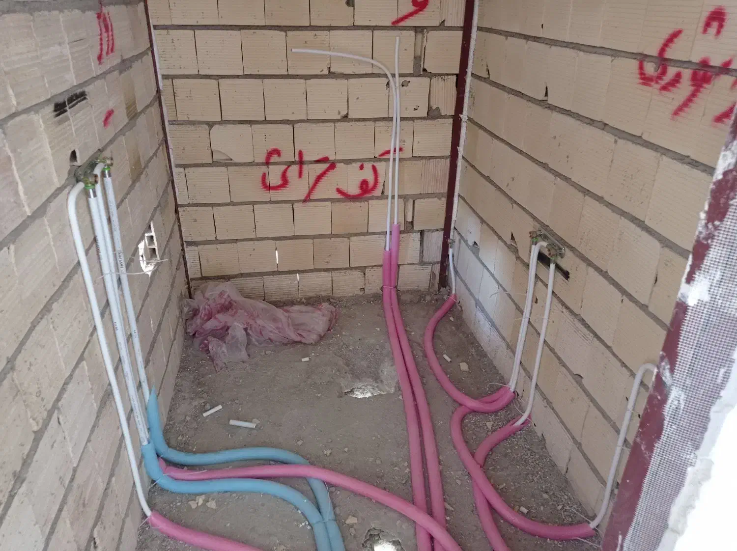 لوله کشی اب گاز پولیکا نصب شیرآلات و....|خدمات پیشه و مهارت|شیراز, کاراندیش|دیوار