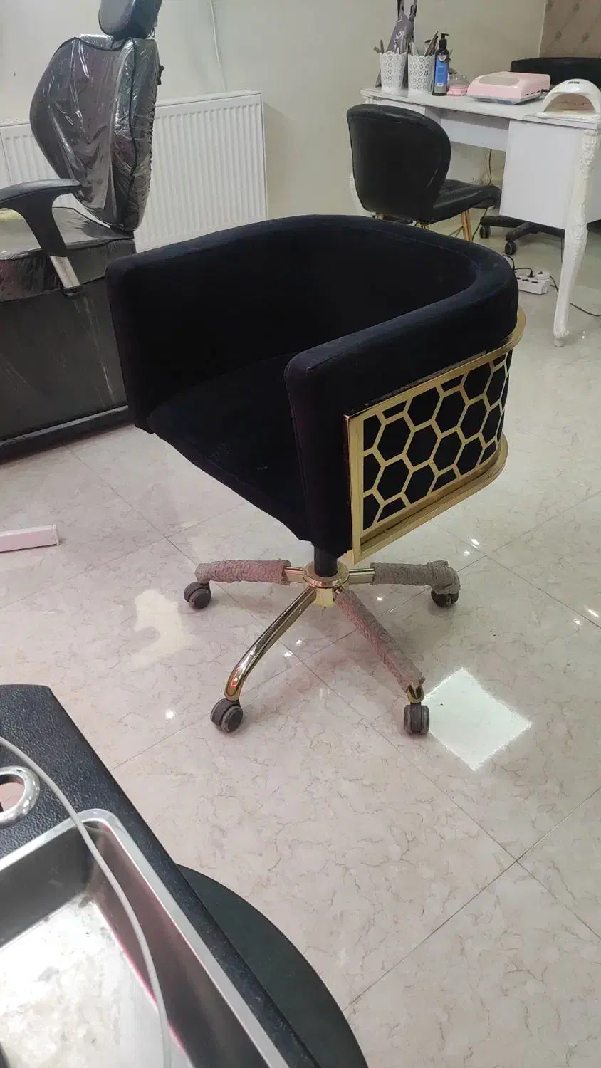 تجهیزات آرایشگاهی|آرایشگاه و سالنهای زیبایی|شاهینشهر, خانه کارگر|دیوار