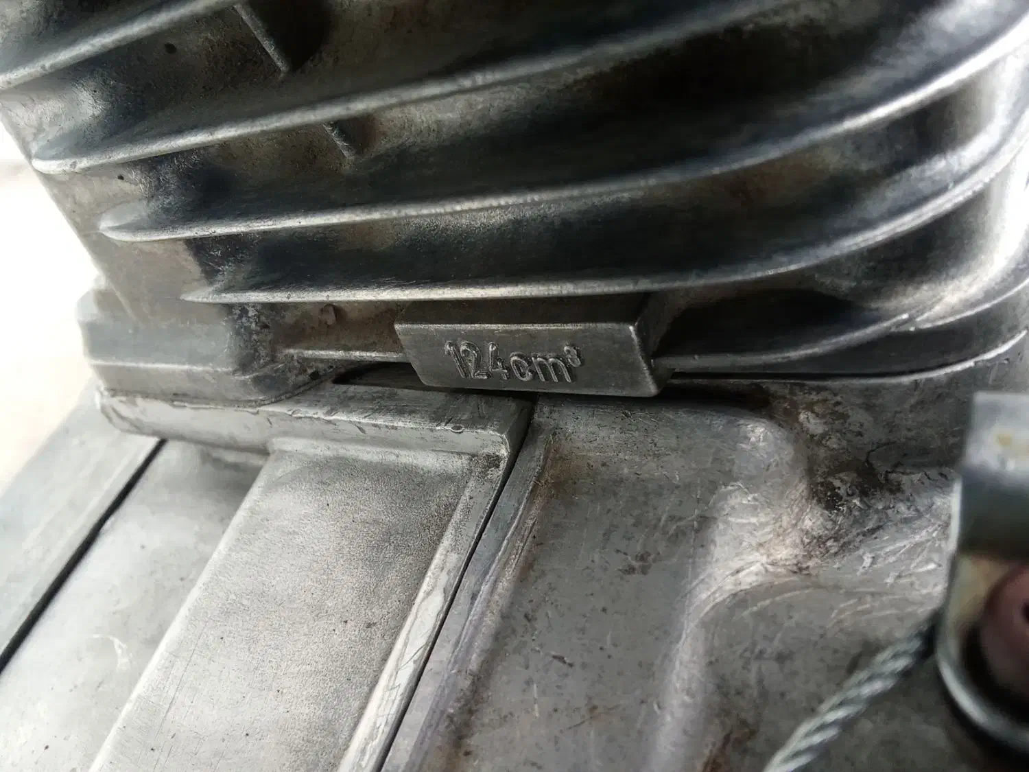 سی دی آی|موتورسیکلت|خوی, |دیوار