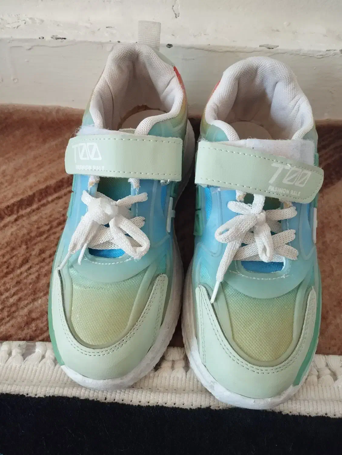 کفش اسپرت بچگانه|کیف، کفش، کمربند|بوشهر, |دیوار