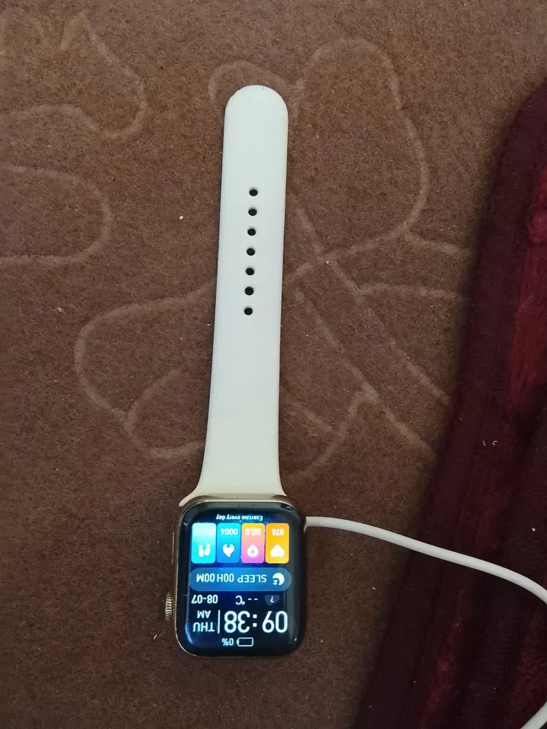 اپل واچ. هدفون  و رادیو دار و.کاغذ دیواری .|ساعت|اردبیل, |دیوار