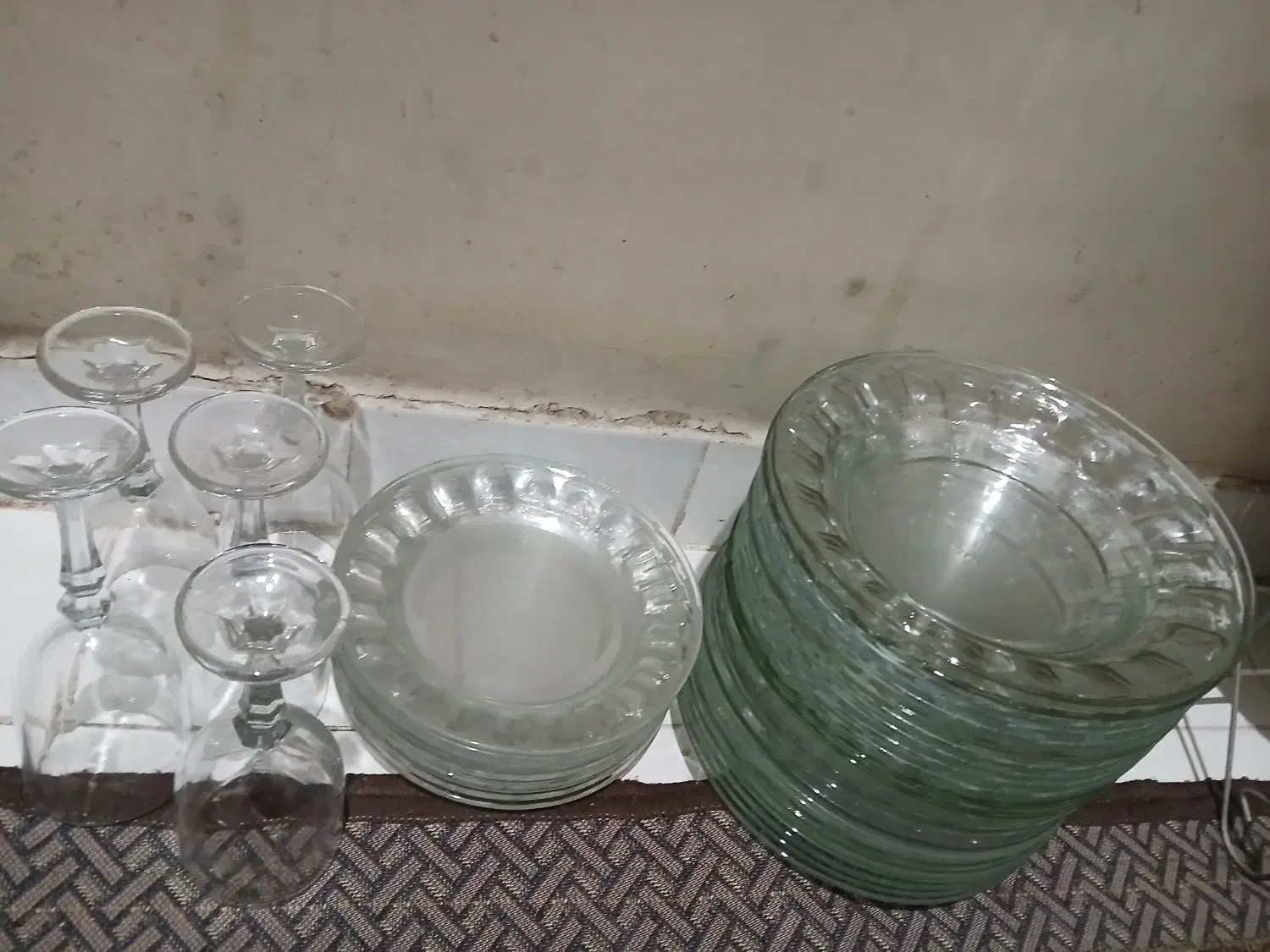 ظرف وبشقاب ۱۲ نفره|ظروف سرو و پذیرایی|مشهد, نیزه|دیوار