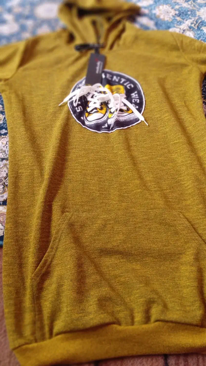 تعدادی هودی نوبه فروش میرسد|لباس|گرمدره, |دیوار