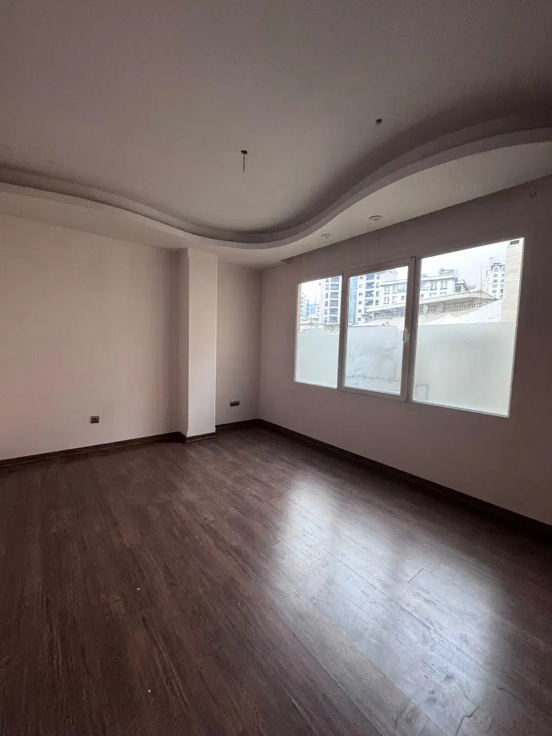 ۲۱۰ متر زعفرانیه / آصف