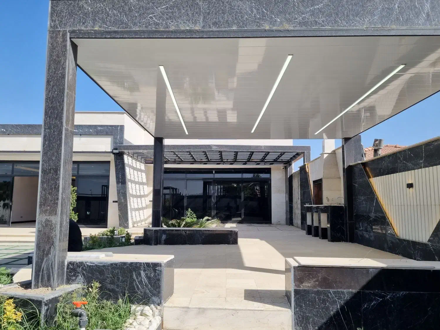 باغ ویلای مدرن ۷۰۰ متری|فروش خانه و ویلا|اصفهان, براآن شمالی|دیوار