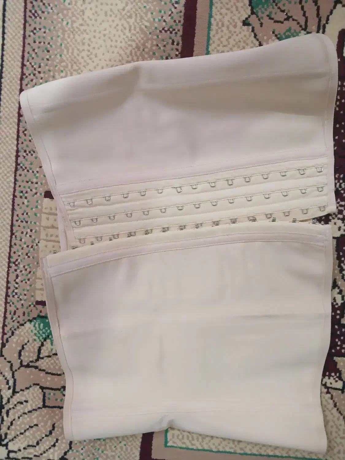 گن ساعت شنی|لباس|دورود, |دیوار