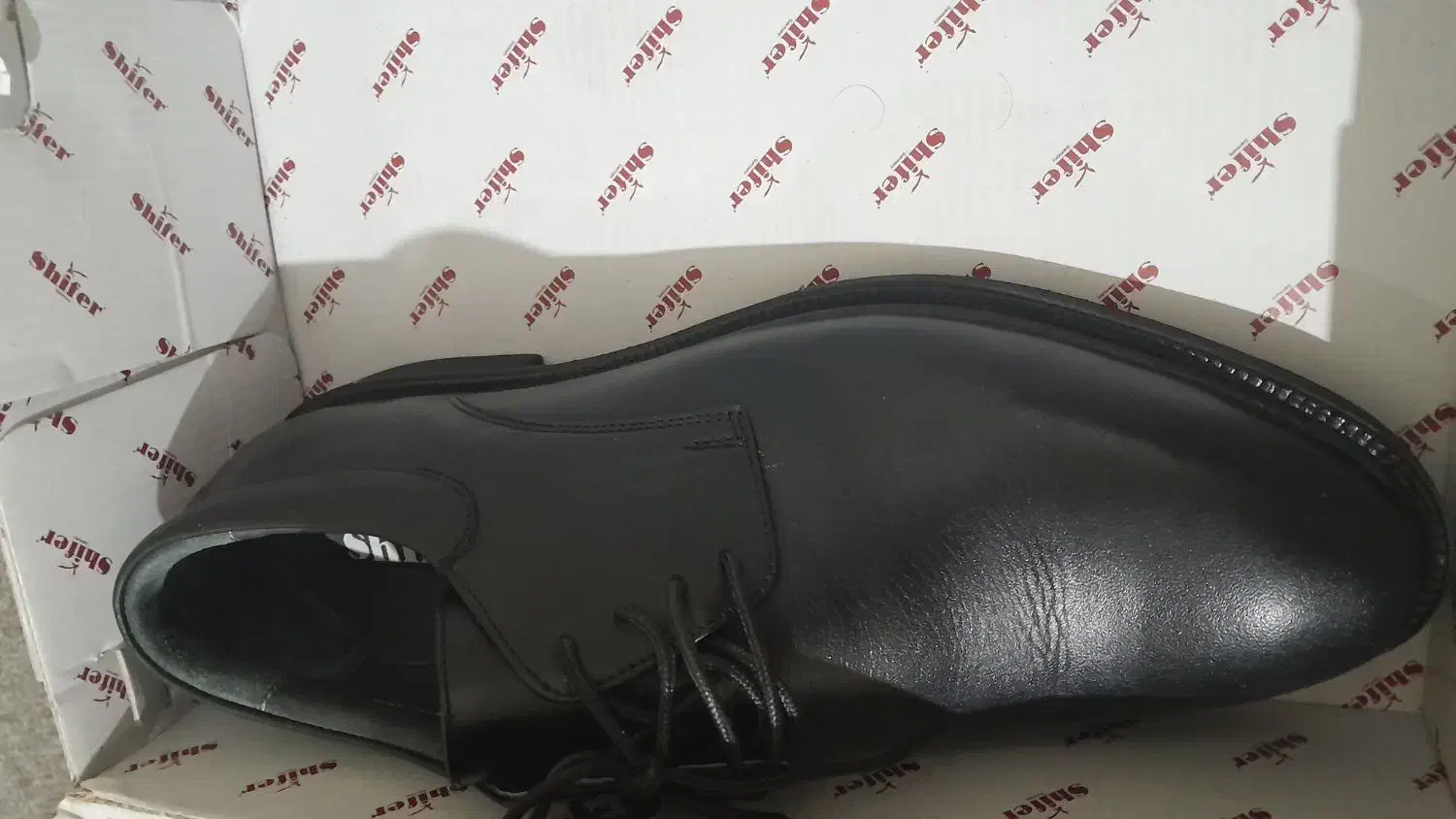 کفش|کیف، کفش، کمربند|اهواز, نبوت|دیوار