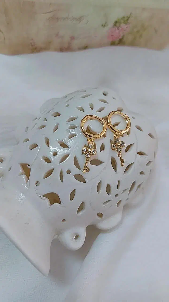 گوش واره|بدلیجات|خرمشهر, |دیوار