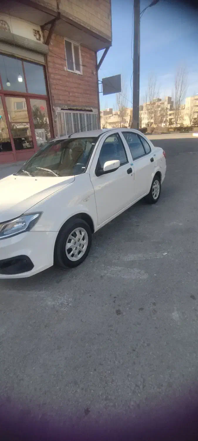 ساینا در حد کم کار|خودرو سواری و وانت|اردبیل, |دیوار