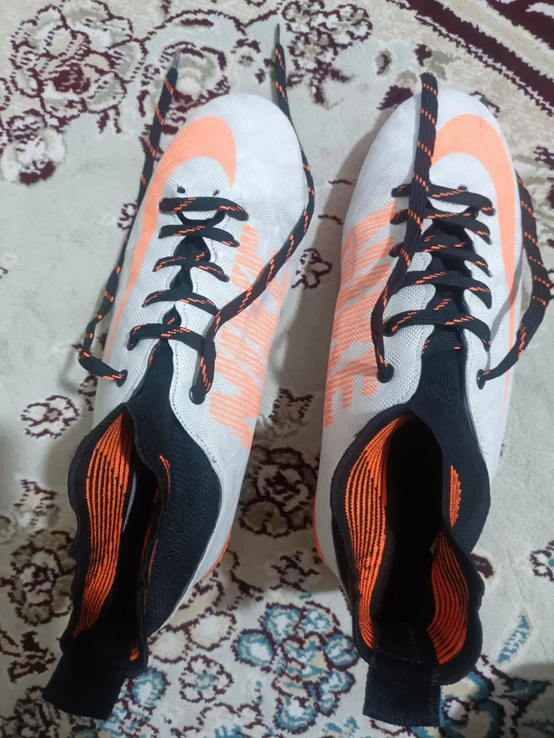 کفش نو|کیف، کفش، کمربند|اسفراین, |دیوار