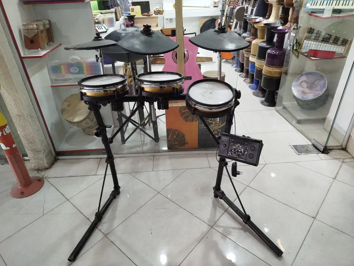 وی درام (پایین ترین قیمت)|درام و پرکاشن|نقده, |دیوار