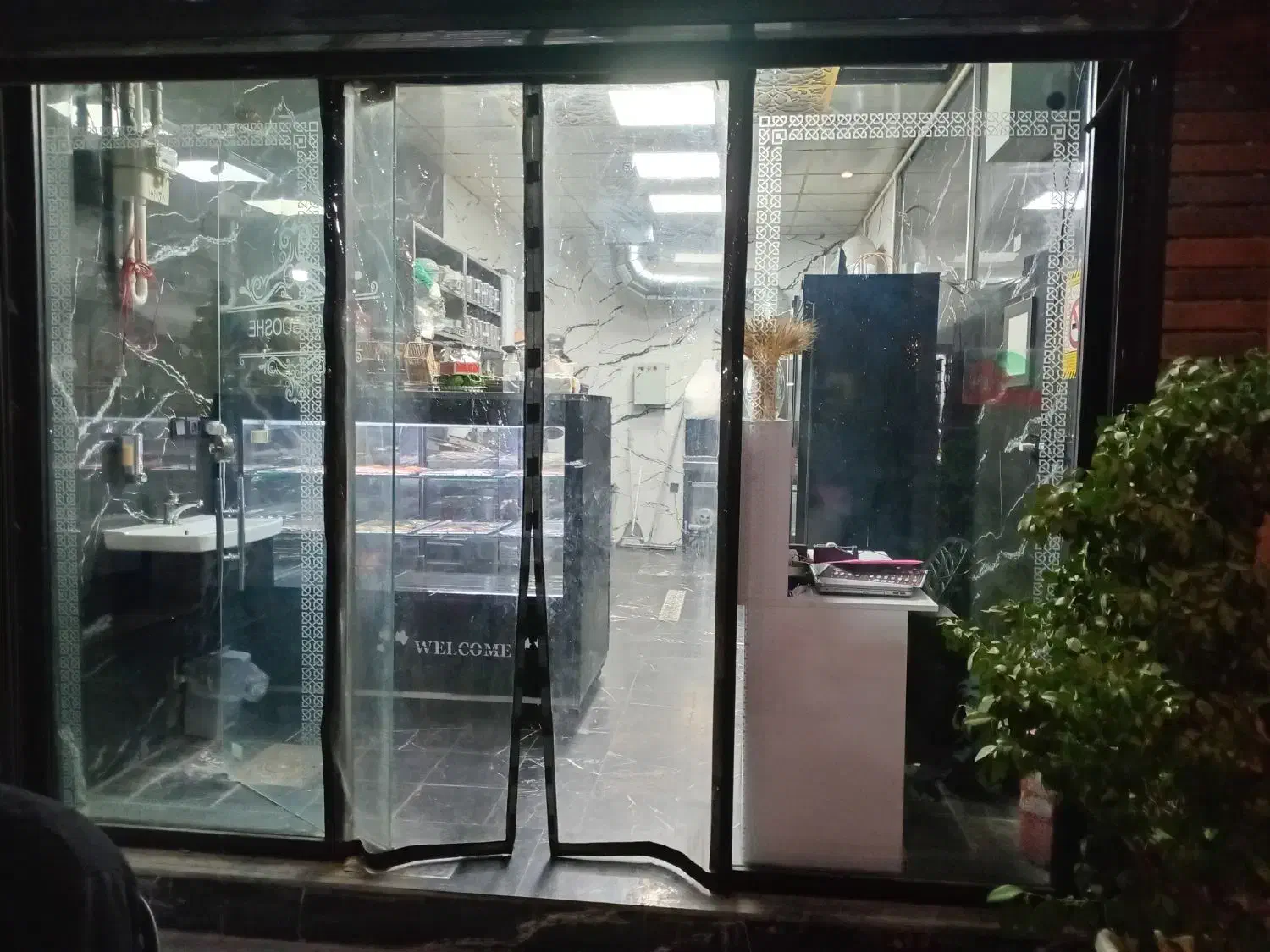 رهن مغازه با تمام تجهیزات|اجارهٔ مغازه و غرفه|شاهین‌شهر, اقبال لاهوری|دیوار