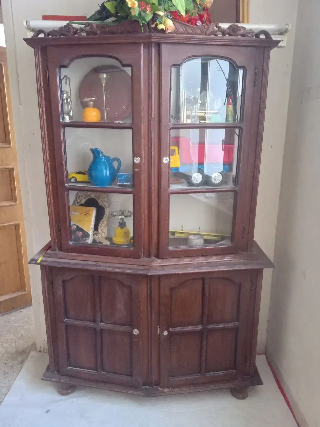 ویترین دو در و دو تیکه قدیمی|بوفه، ویترین، کنسول|اصفهان, رهنان|دیوار