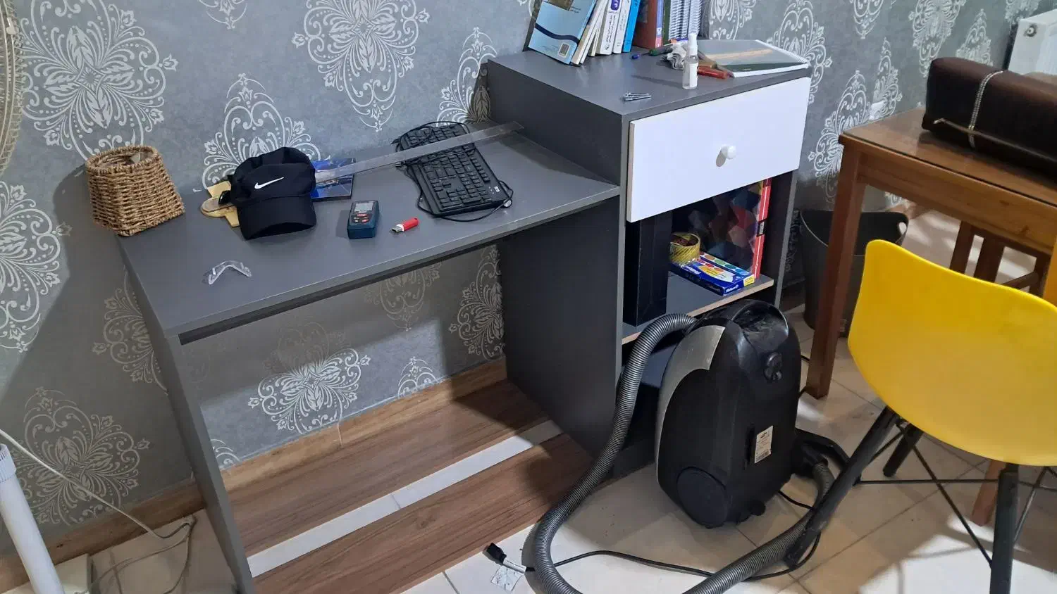 فروش میز تحریر MDF در حد نو|میز تحریر و کامپیوتر|بندر انزلی, معلم|دیوار