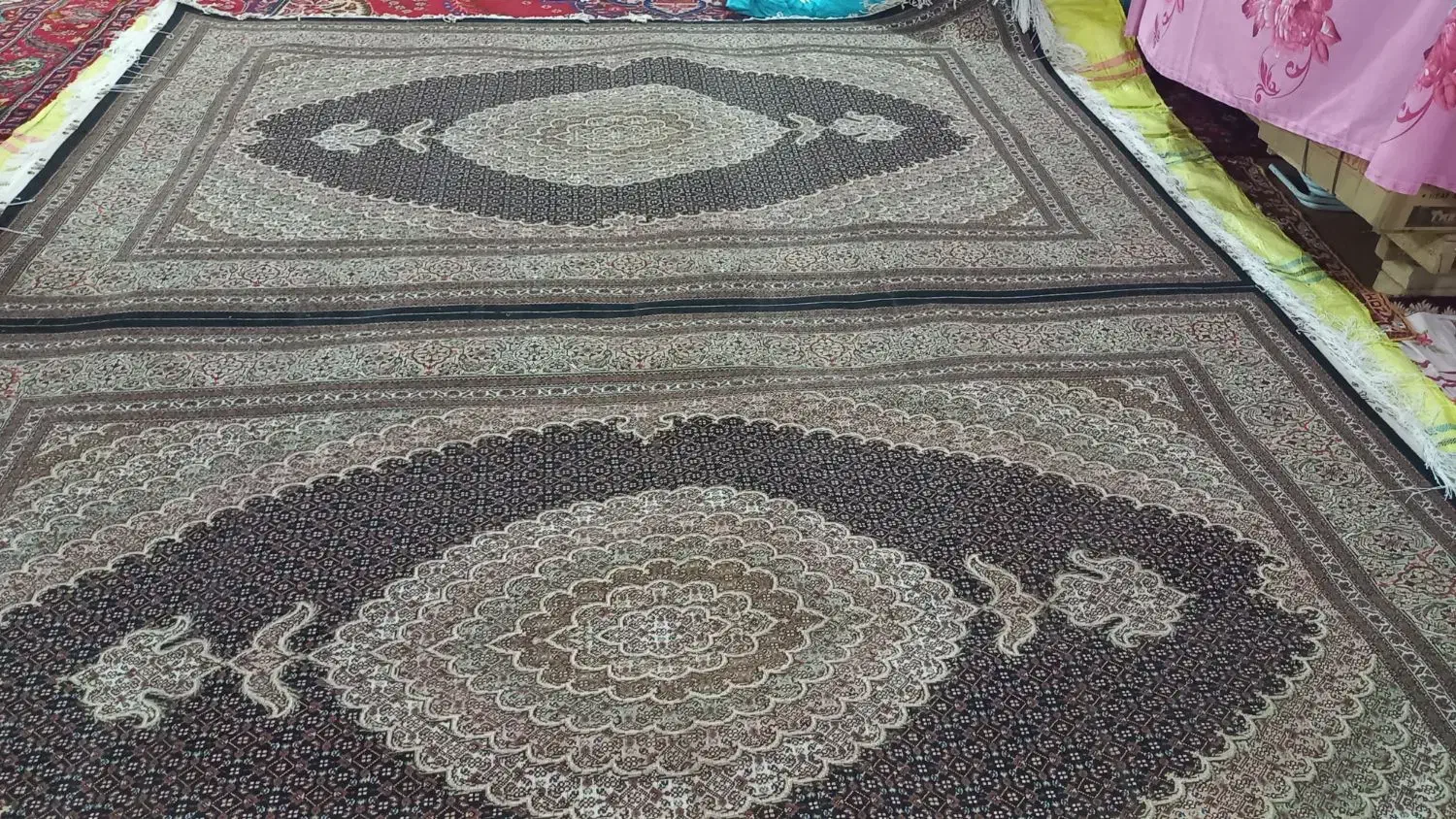 فرش دقیق سرمه ای|فرش|خوی, |دیوار