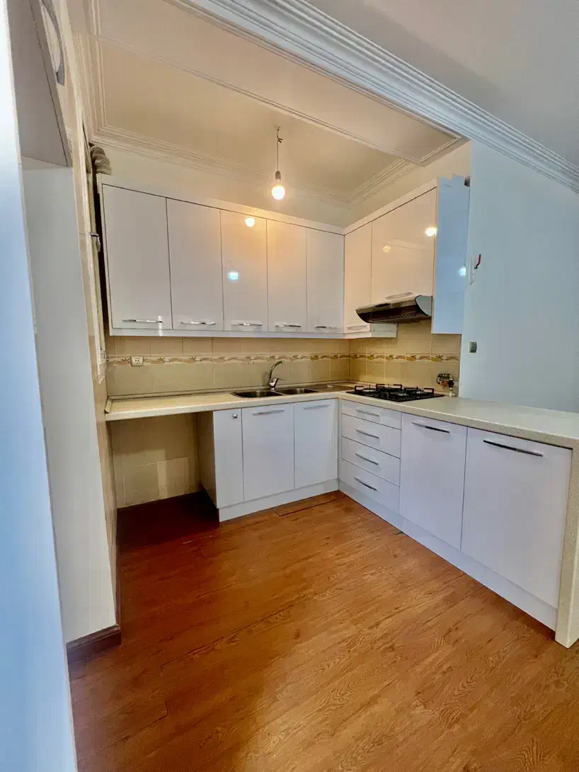 ۷۴ متر آپارتمان / ۲ خواب / سه جهت نور / میرداماد