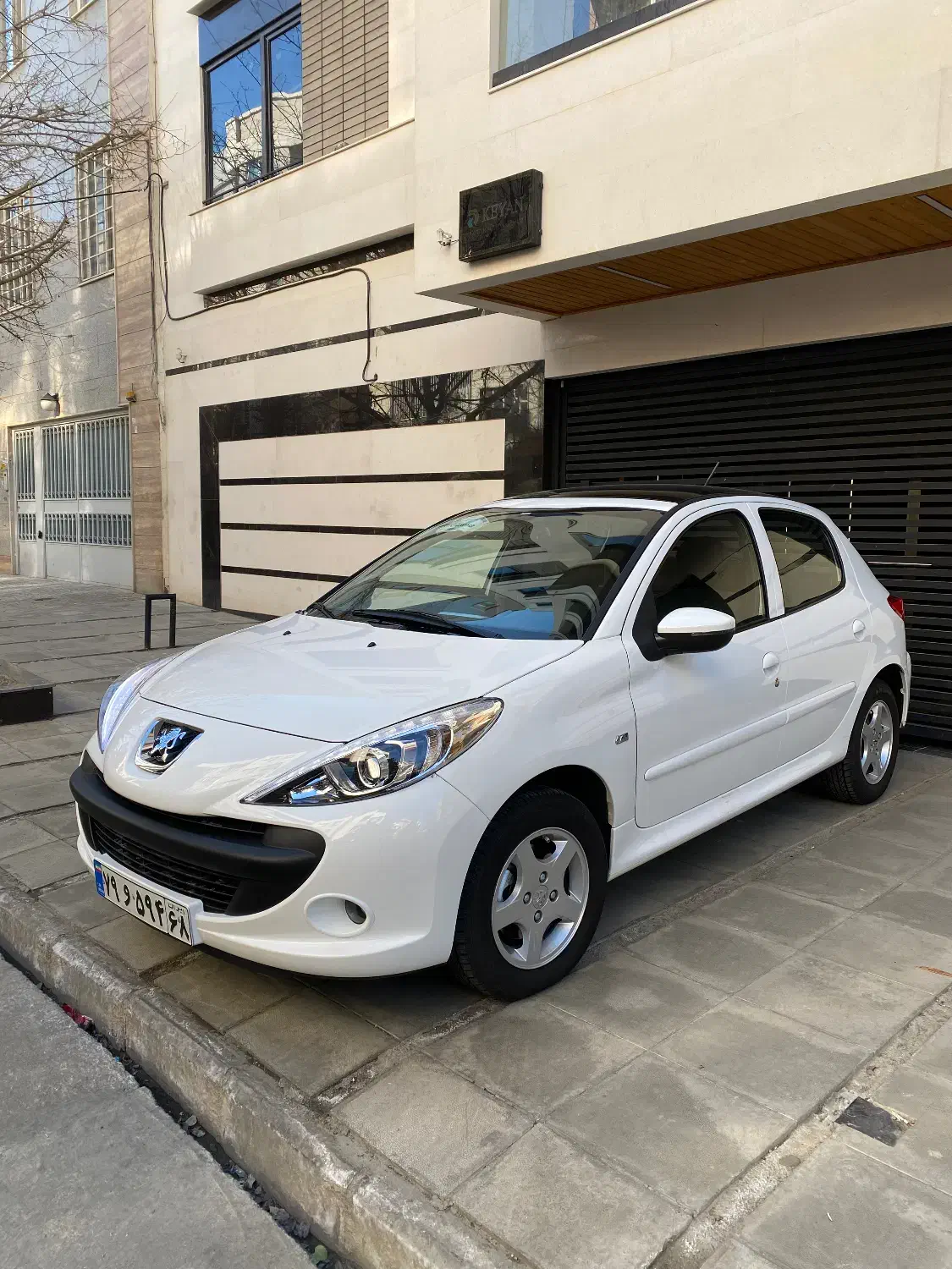 207 اتومات پانا سقف شیشه مدل ۴۰۳|خودرو سواری و وانت|تهران, صادقیه|دیوار