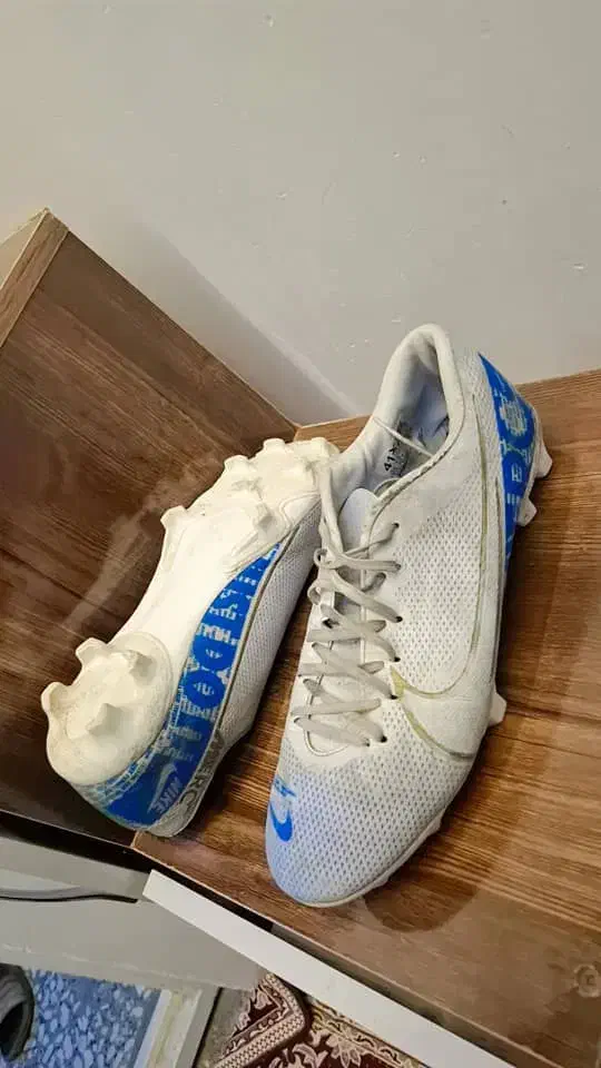 کفش فوتبال استوک دار|کیف، کفش، کمربند|گنبد کاووس, |دیوار