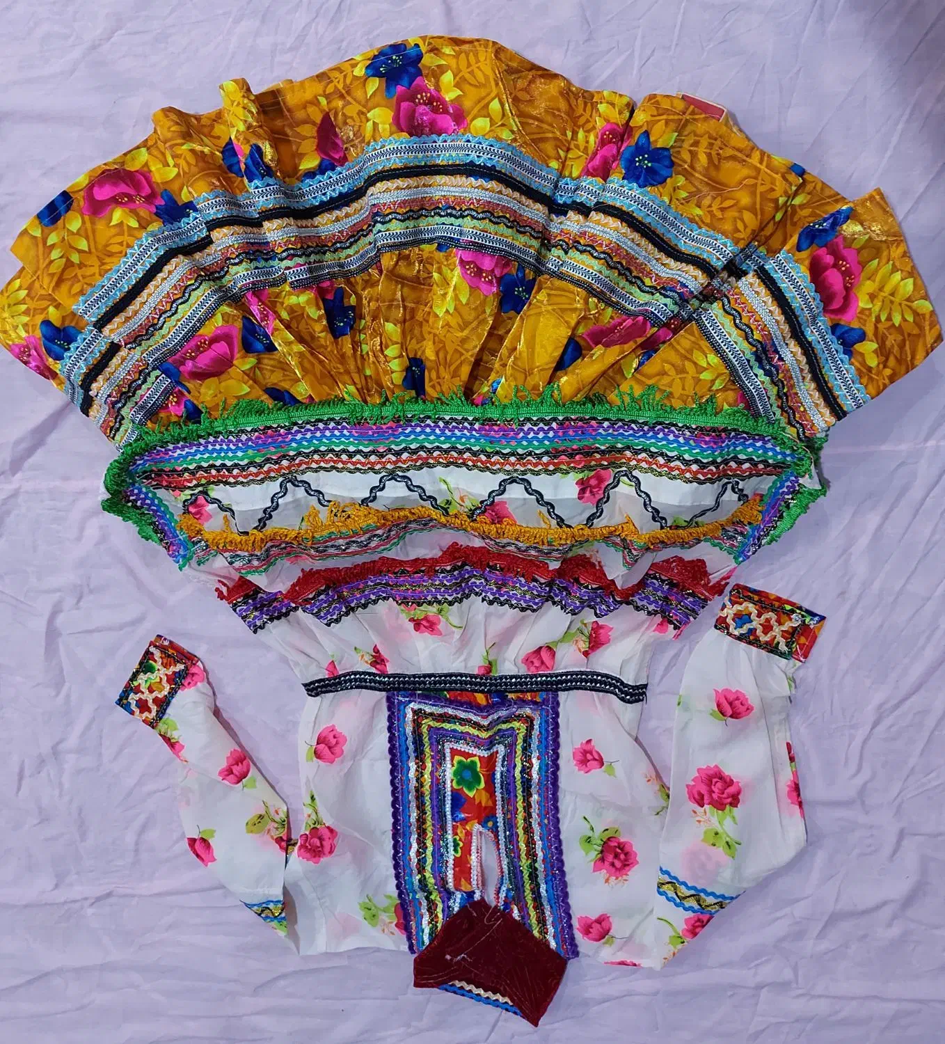 لباس های محلی|لباس|مشهد, حضرت حجت|دیوار