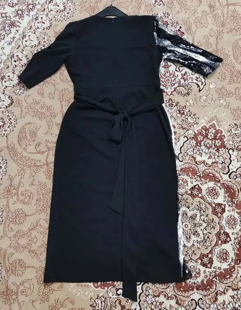 مجلسی|لباس|قرچک, شهرک گلها|دیوار