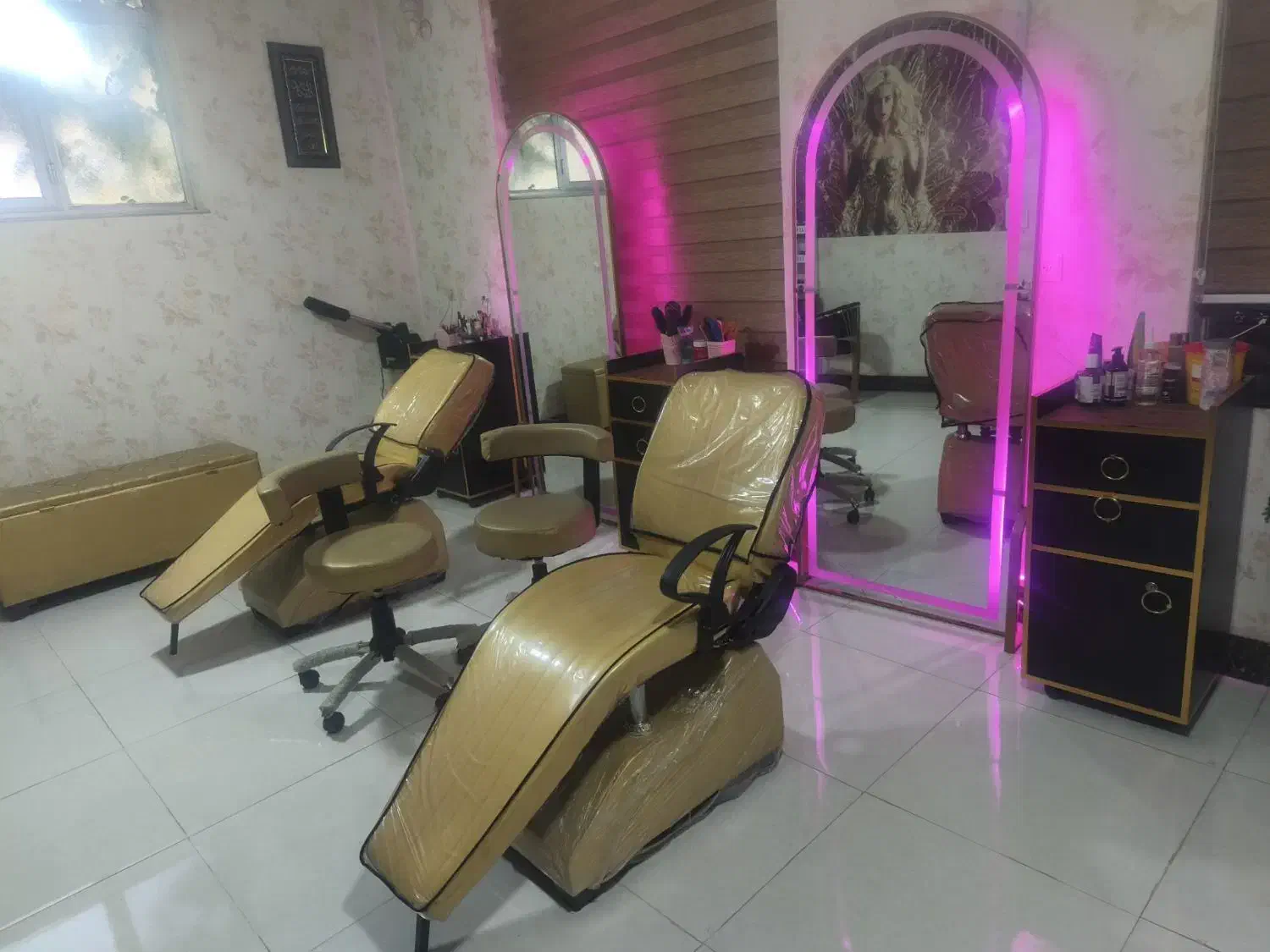 سرشور و تجهیزات آرایشگاه|آرایشگاه و سالنهای زیبایی|تبریز, |دیوار