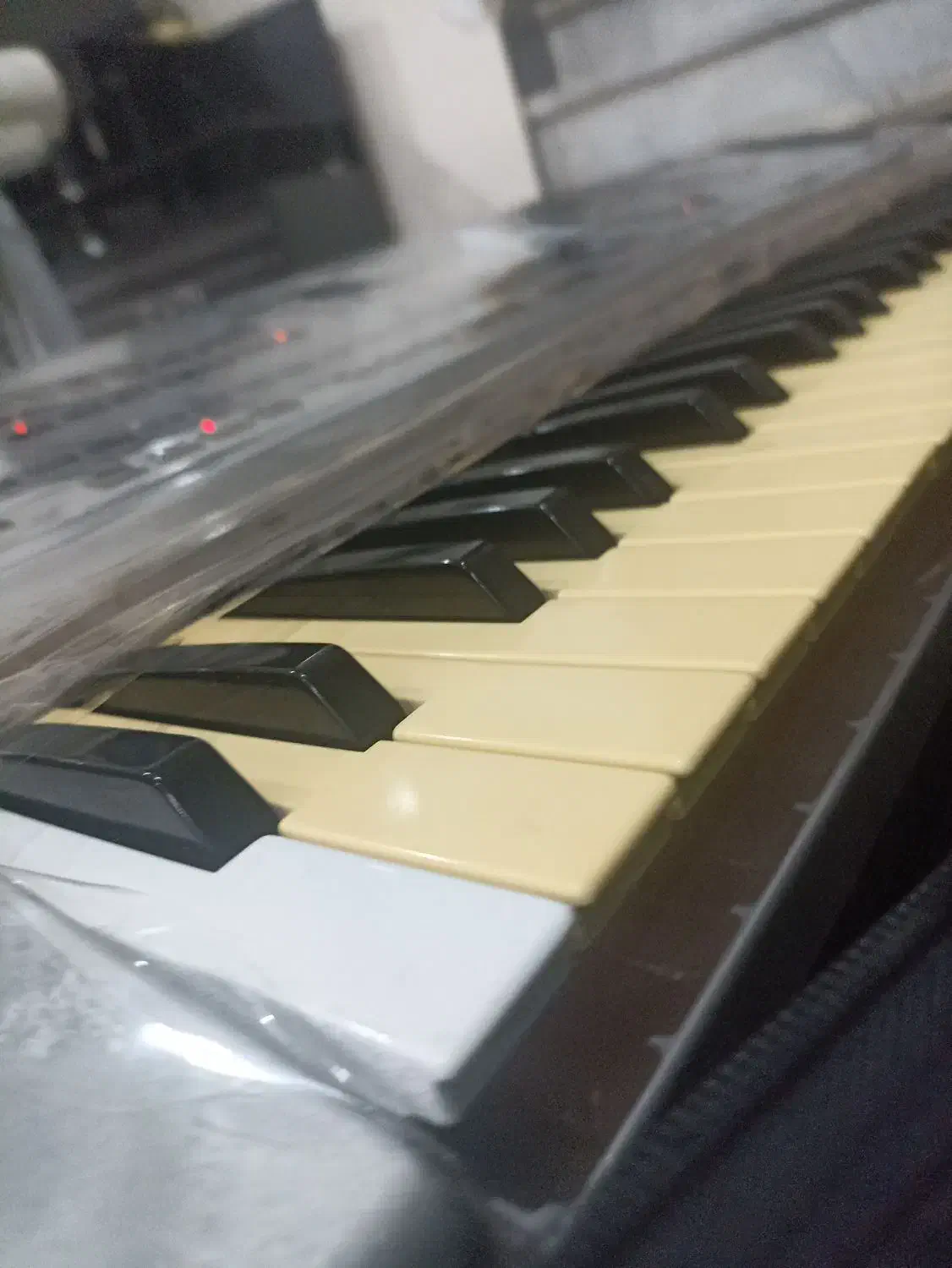 ارگ pa50 تبدیل به pa80 تمیز و خانگی|پیانو، کیبورد، آکاردئون|ارومیه, |دیوار