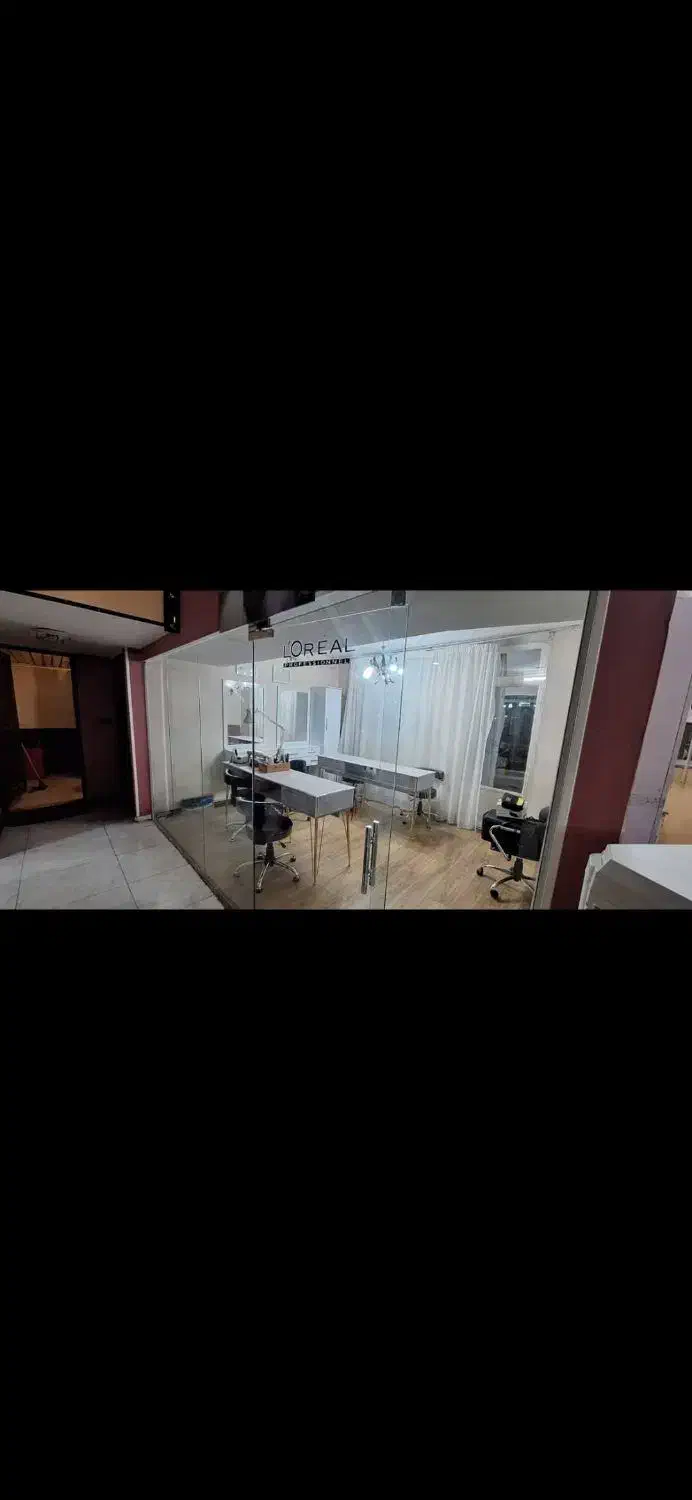 اجاره میز ناخن ماهی ۲ تومن بدون پول پیش|آرایشگاه و سالنهای زیبایی|شیراز, معالیآباد|دیوار