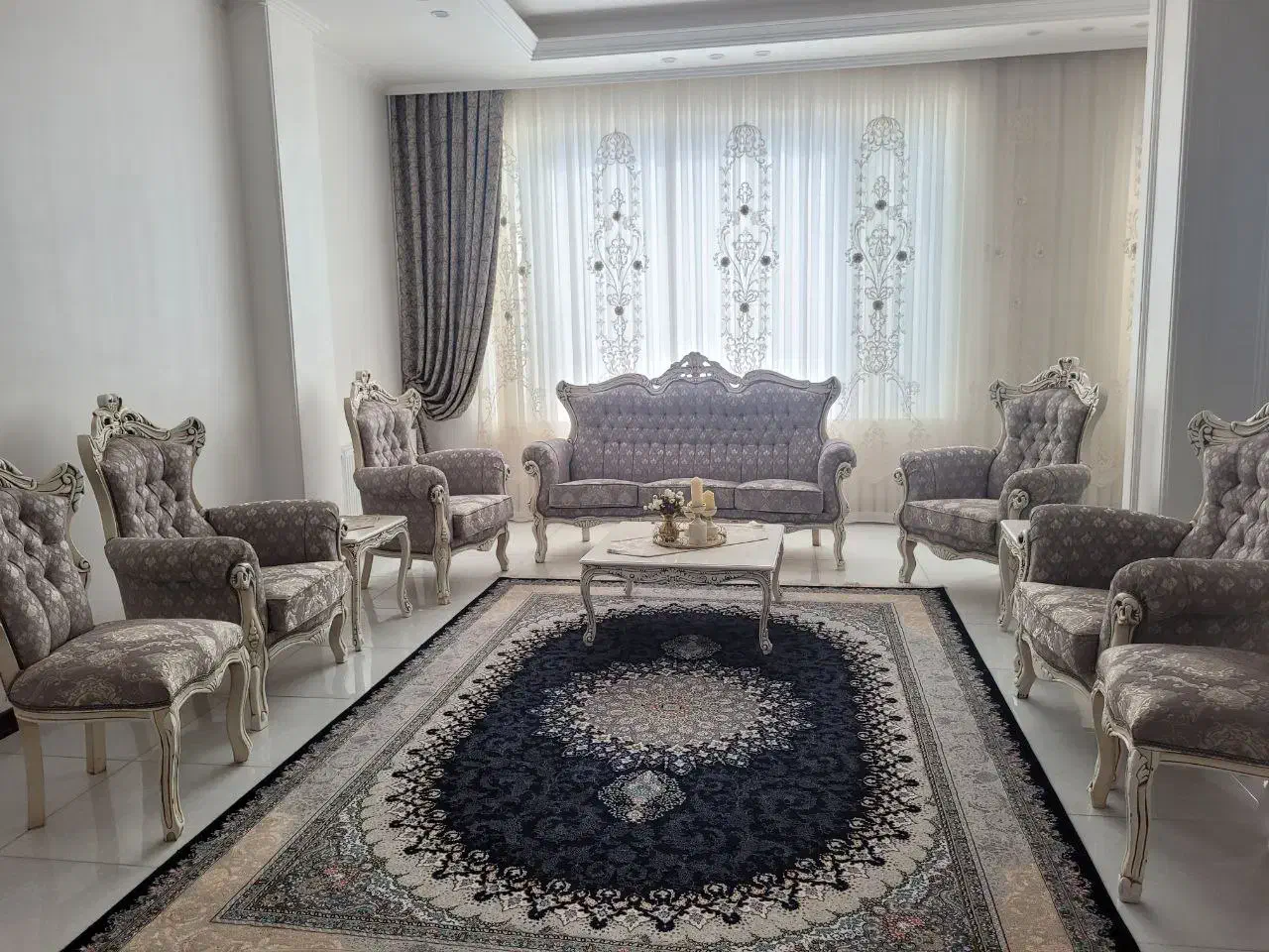 فروش مبل کلاسیک با ۷۰٪ تخفیف|مبلمان خانگی و میز عسلی|یزد, |دیوار