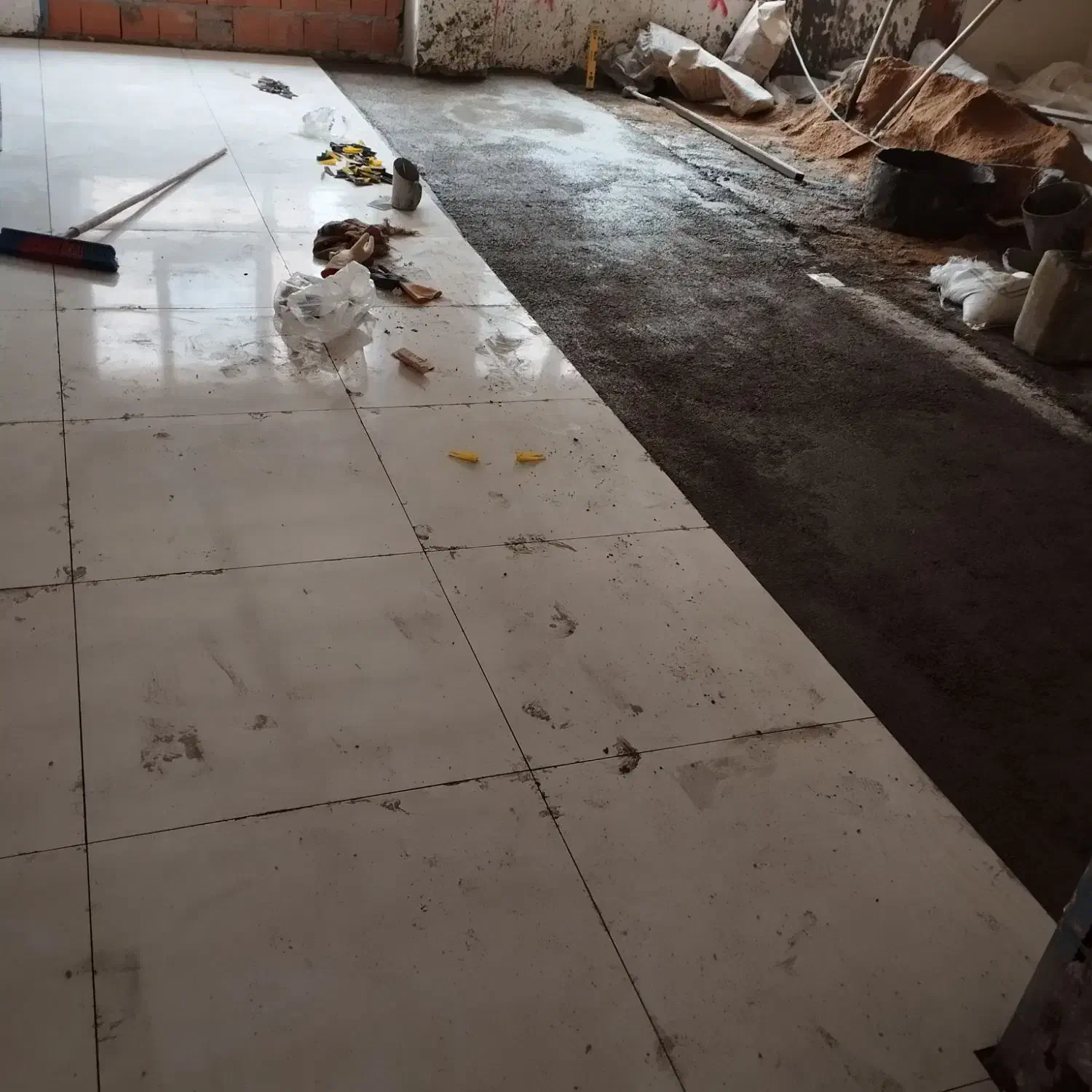 کاشی کاری و هرگونه بنایی|خدمات پیشه و مهارت|گرمه, |دیوار