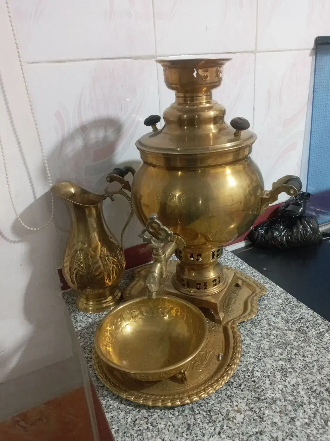 سماور زغالی شش لیتری صحیح سالم|کلکسیون اشیاء عتیقه|مرند, |دیوار