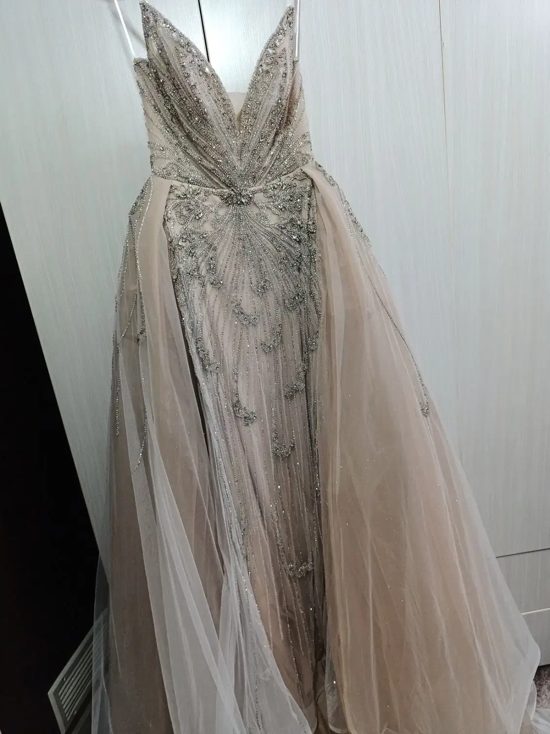 لباس مجلسی|لباس|ابریشم, |دیوار