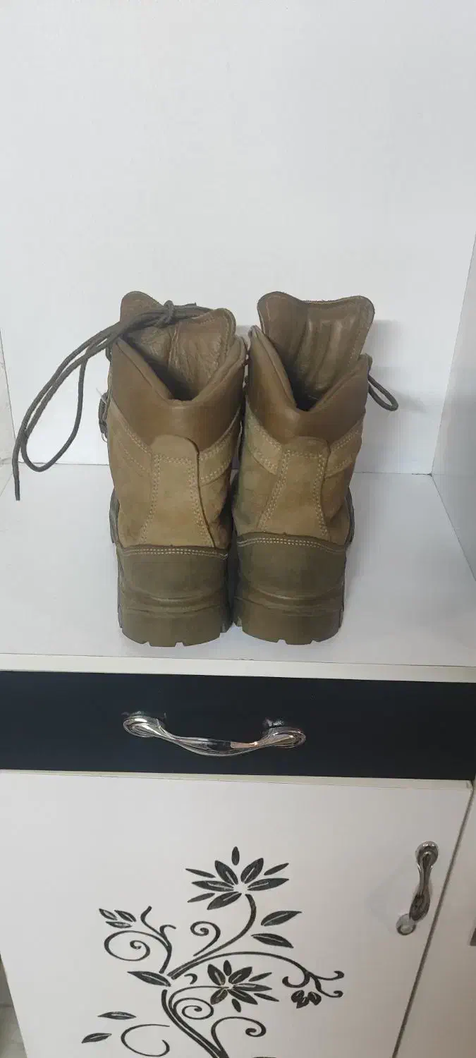 بوت بیلی ویل در حد آک (معاوضه با سهره قناری)|کیف، کفش، کمربند|تهران, نعمتآباد|دیوار