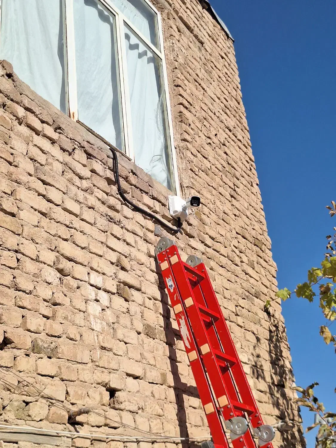 خدمات دوربین مداربسته و دزدگیر اماکن|دوربین مداربسته|ملایر, |دیوار