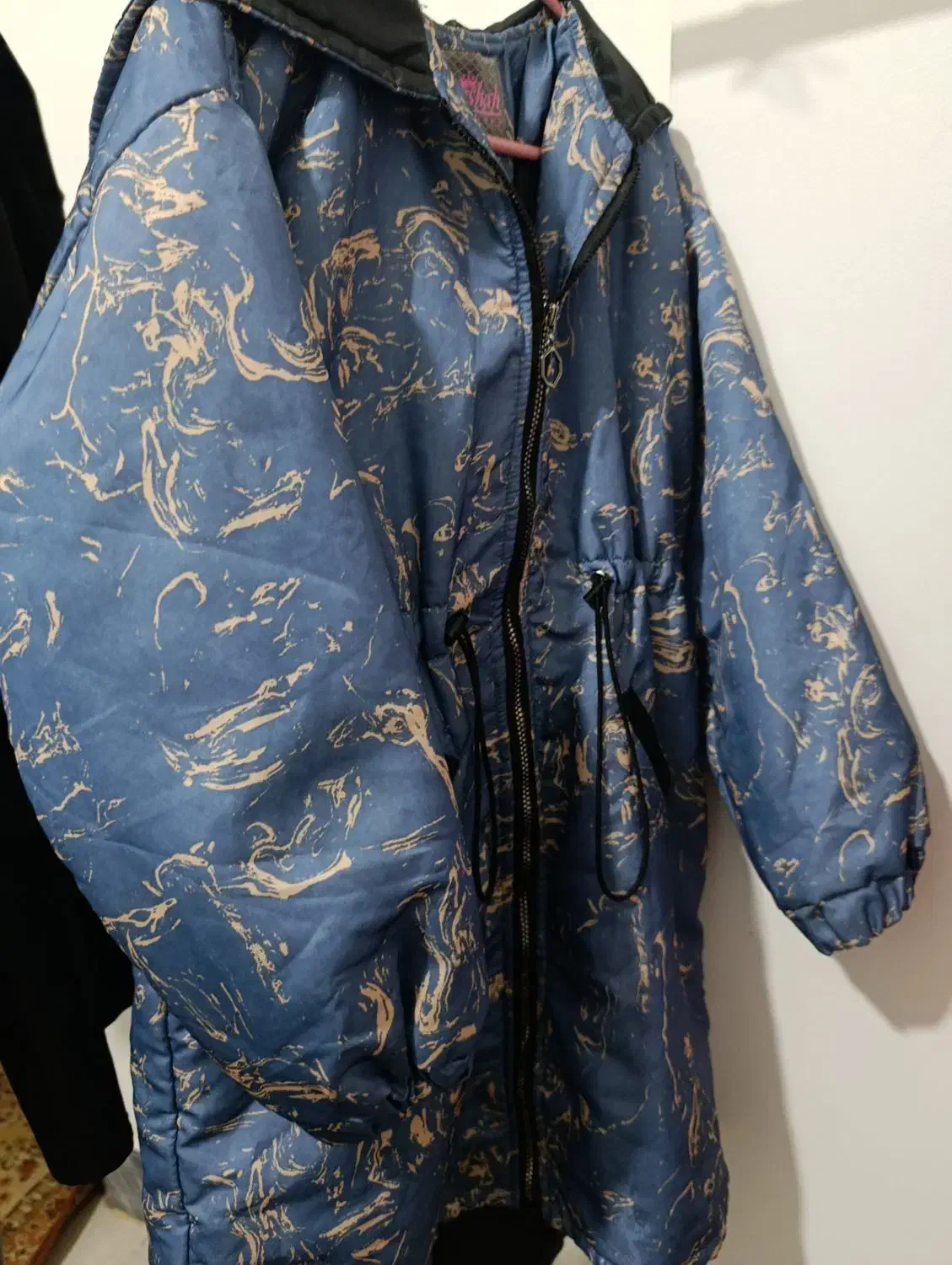 بارانی|لباس|شاهین‌شهر, گرگاب|دیوار