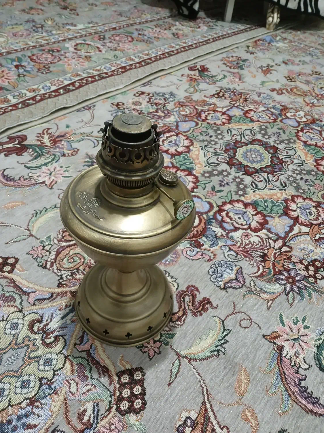 لمپا خورشید نشان|کلکسیون اشیاء عتیقه|گرگان, |دیوار