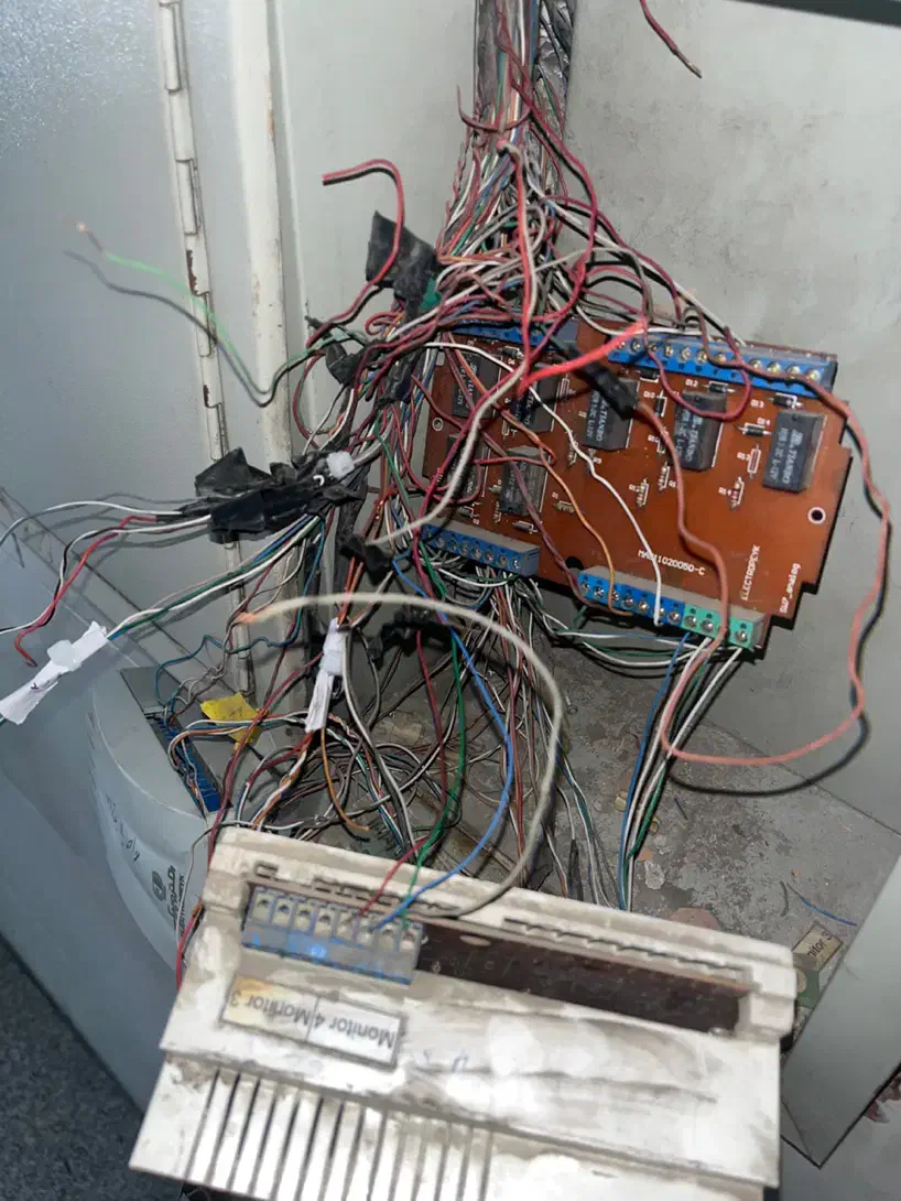 خدمات برقکاری ایفون تلفن دوربین کولر اتصالی|خدمات پیشه و مهارت|تهران, شهید رجایی|دیوار