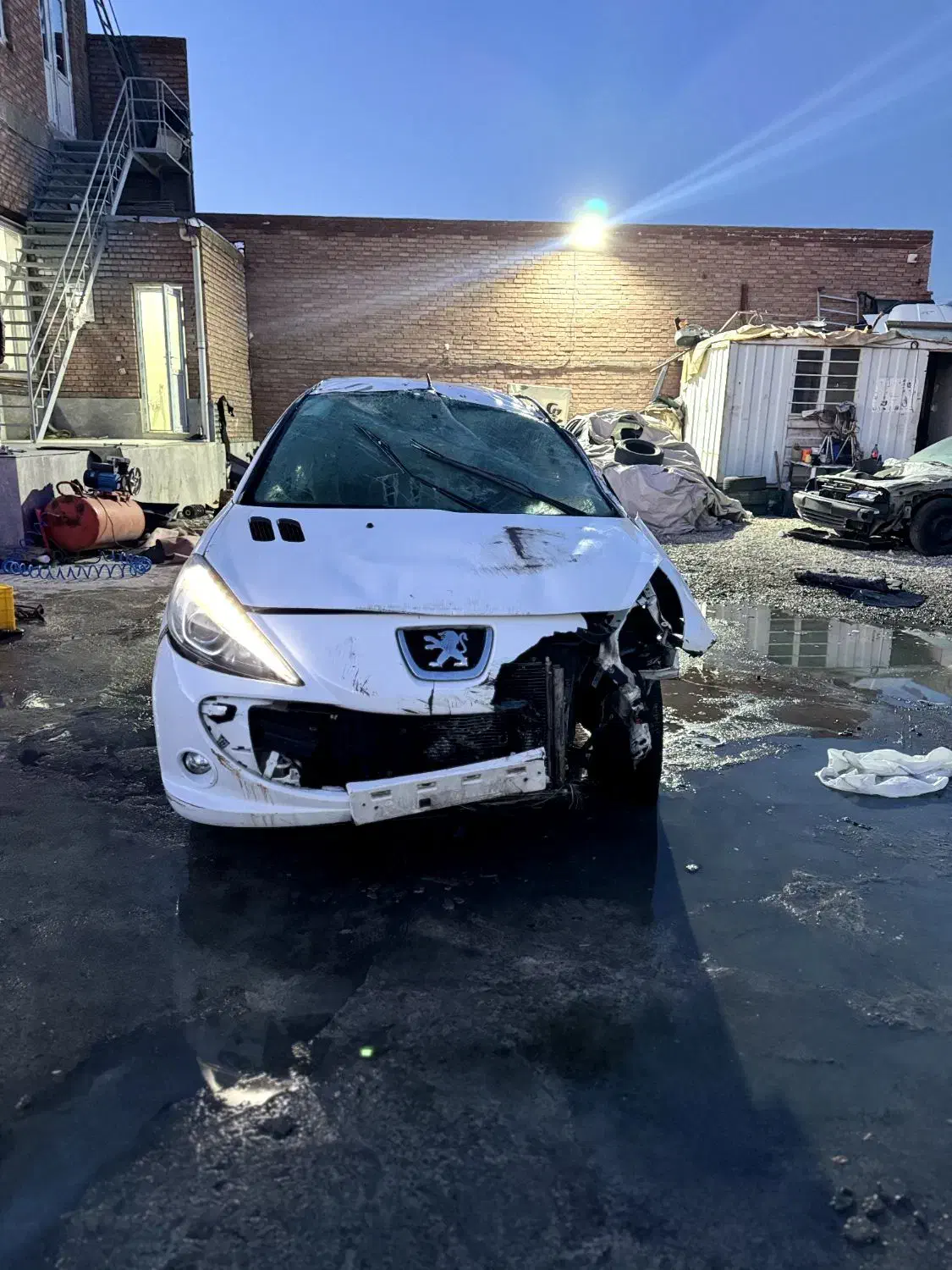 پژو 207مدل96دنده اتومات تصادفی|خودرو سواری و وانت|نقده, |دیوار