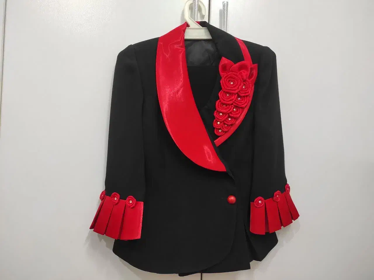 کت و دامن مجلسی|لباس|آران و بیدگل, |دیوار