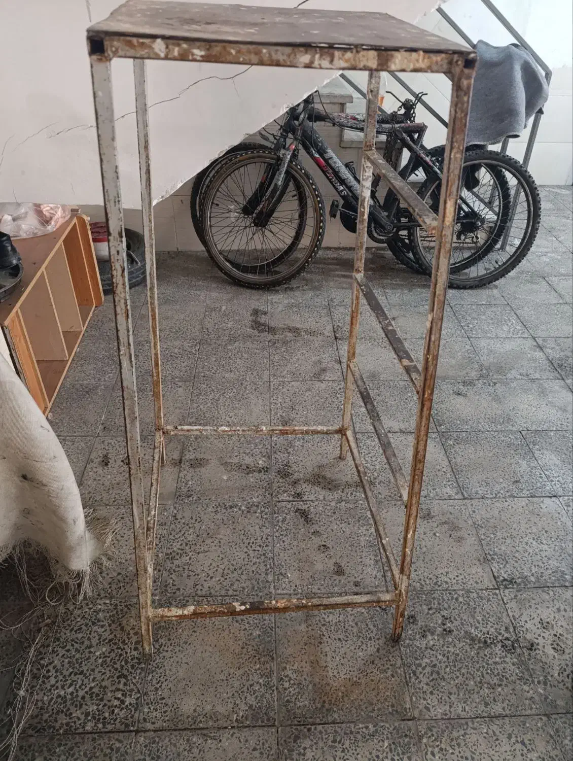 دار قالی. پشتی|لوازم خیاطی و بافتنی|ملایر, |دیوار