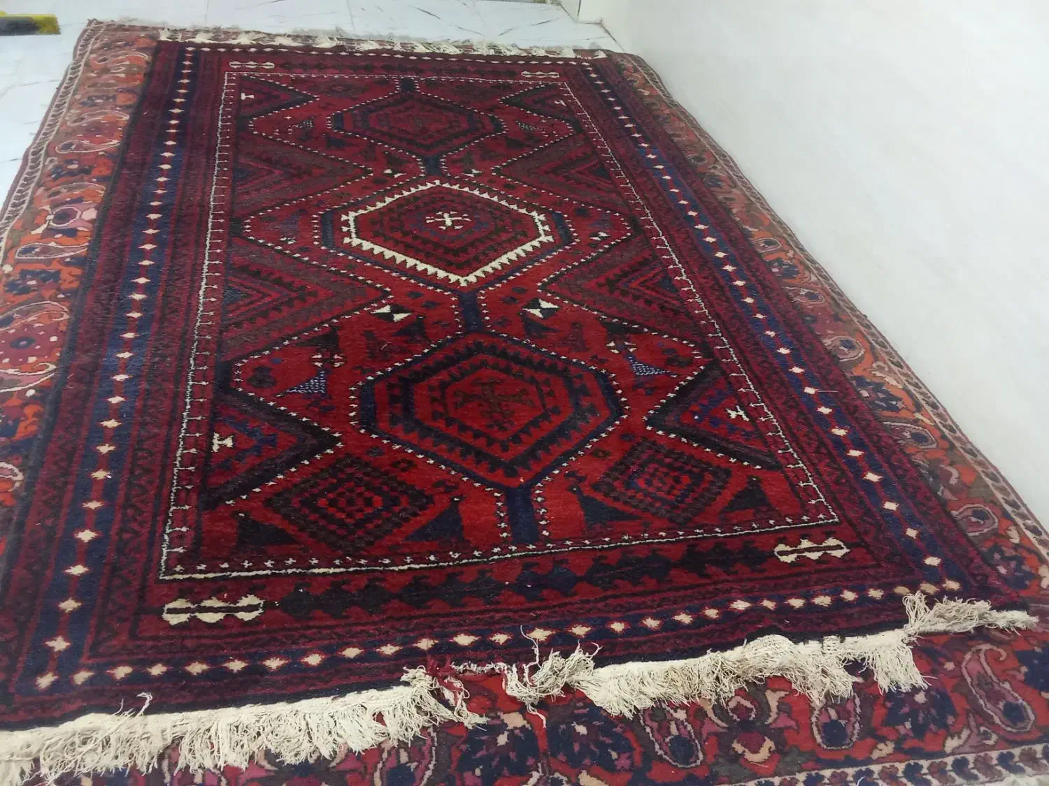 ۲عدد قالی کارکرده و گلیم و ۲ عدد وریس|فرش|لردگان, |دیوار