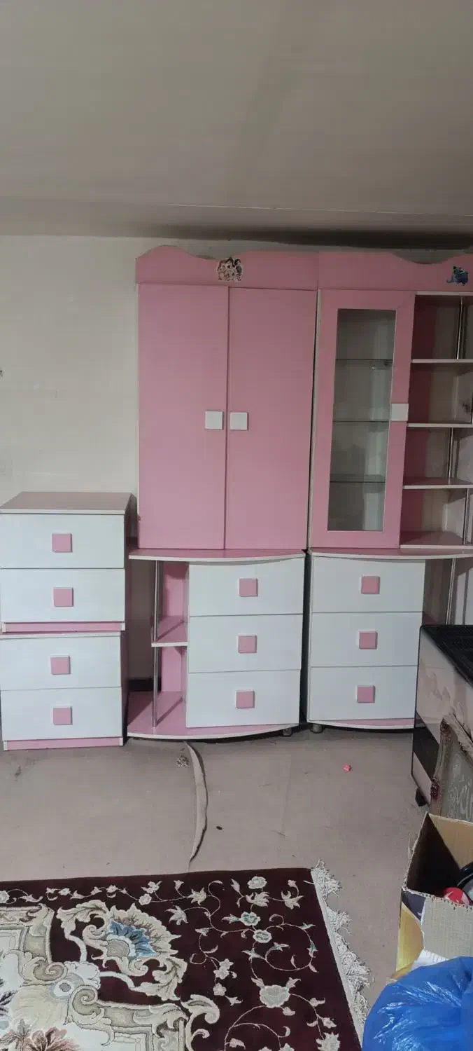 کمد لباس بچه سایز بزرگ با دو عدد پاتختی نو نو|اسباب و اثاث بچه|نورآباد, |دیوار