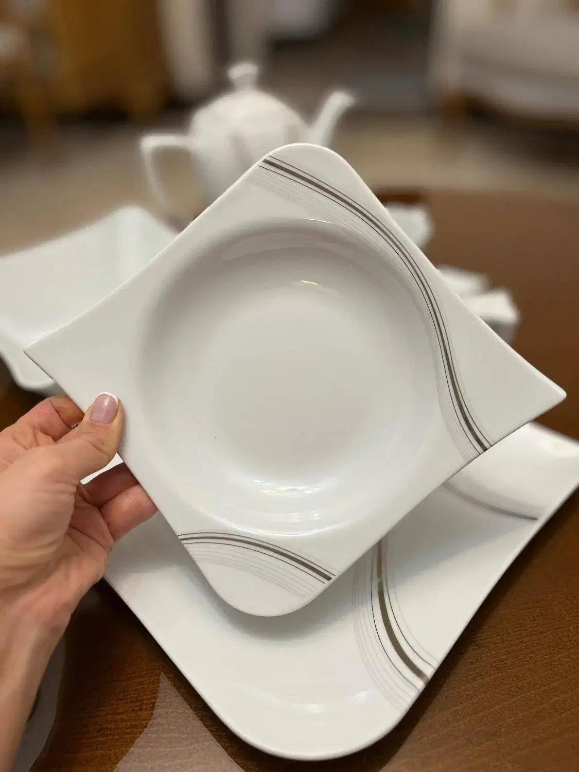 توس چینی 103 پارچه نوبل|ظروف سرو و پذیرایی|یزد, |دیوار