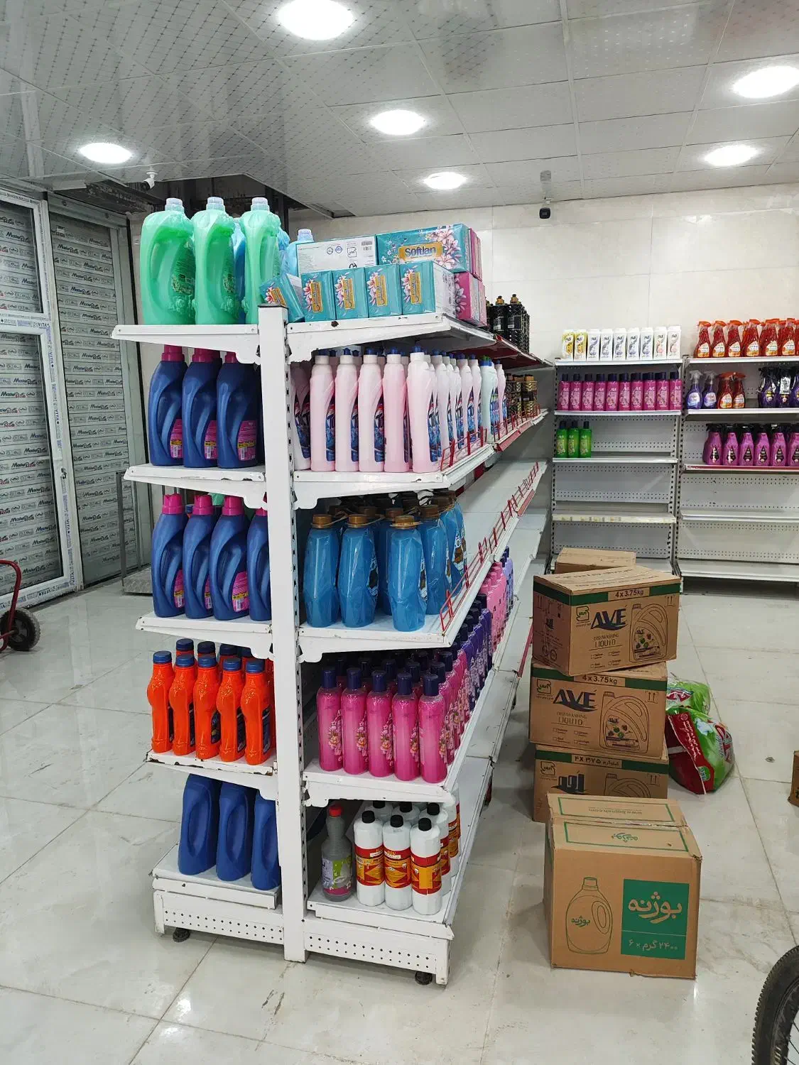 قفسه دو طرف نما فروشگاهـی.|فروشگاه و مغازه|باوی, |دیوار