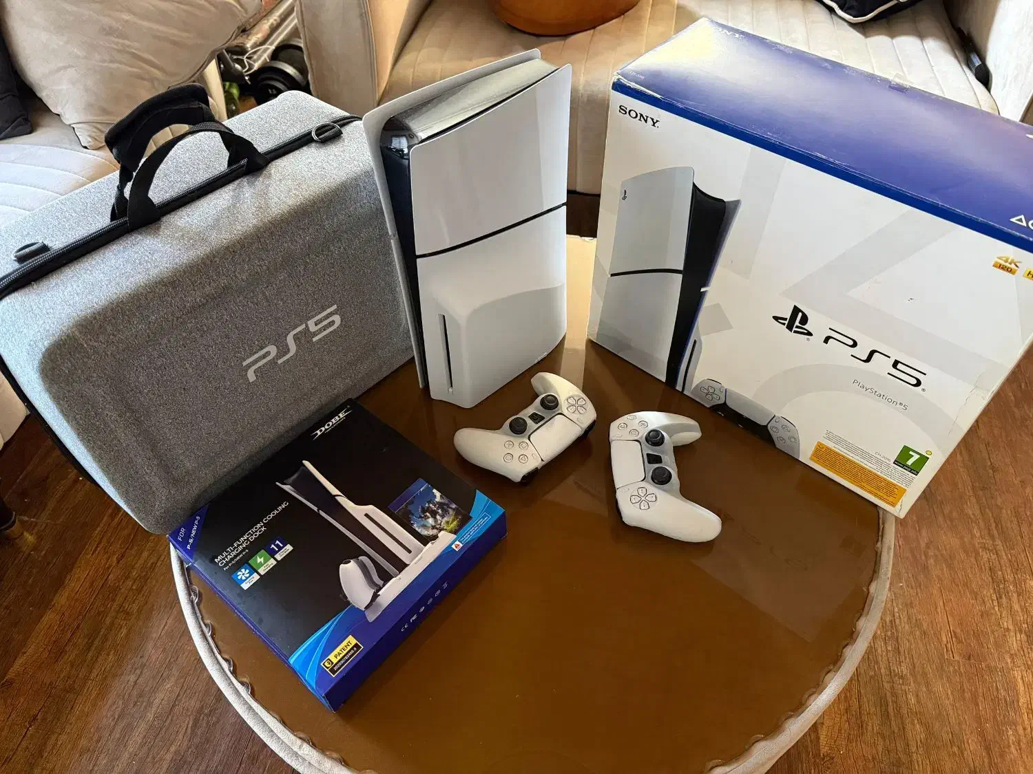 ps5 بسیار تمیز|کنسول، بازی ویدئویی و آنلاین|نور, |دیوار