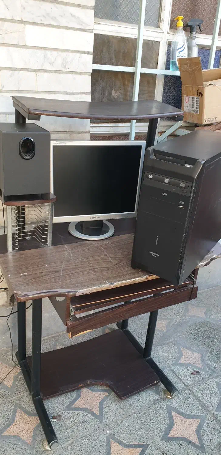 مانیتور سامسونگ ومیزکامپیوتور|رایانه رومیزی|اهواز, کمپلو جنوبی|دیوار